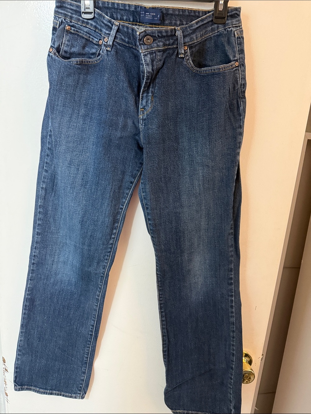 Levi’s Women’s Demi Curve Straight-Leg Jeans in Dark Blue